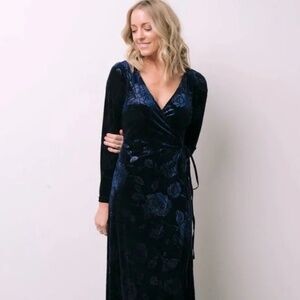 Baltic Born Womens Matthews Embossed Velvet Maxi Dress - Size Medium